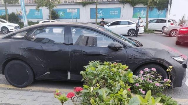Toyota Bakal Jual Sedan Listrik Kecil Mulai Akhir 2022